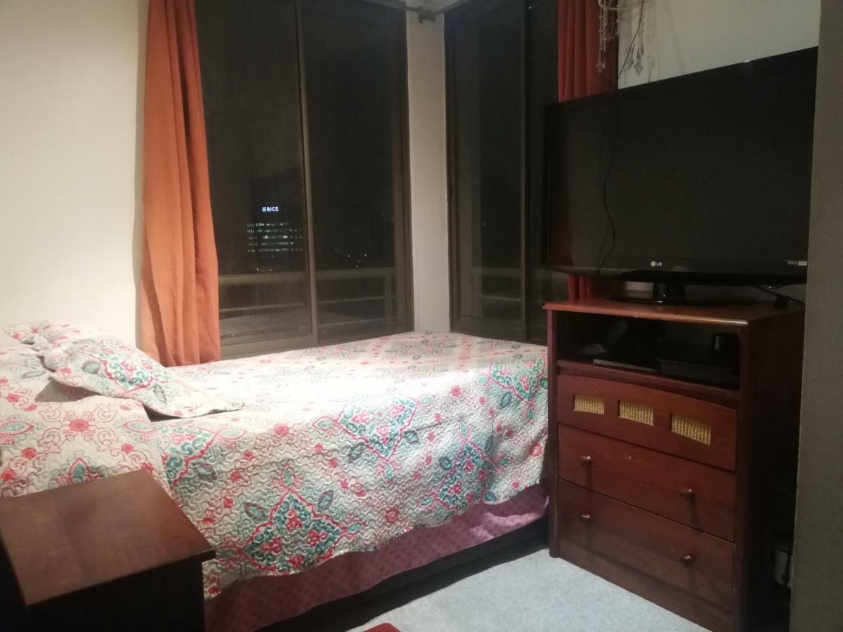 Una Habitacion Privada Con Bano Privado En Centro Historico Сантьяго Екстер'єр фото